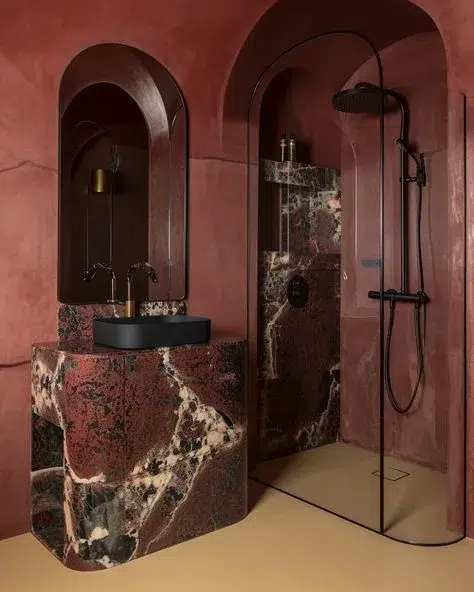 salle de bain tendance couleur bourgogne